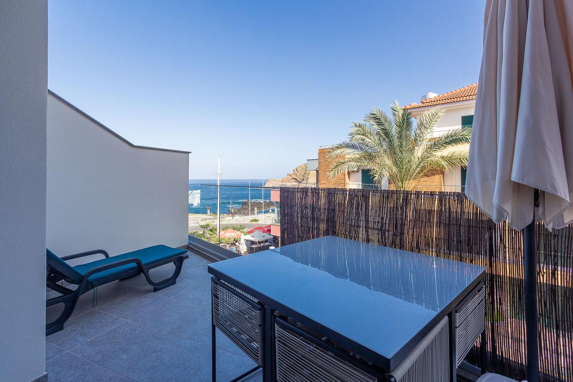 Luxury And Modern Apartment In Porto Moniz Center Kültér fotó