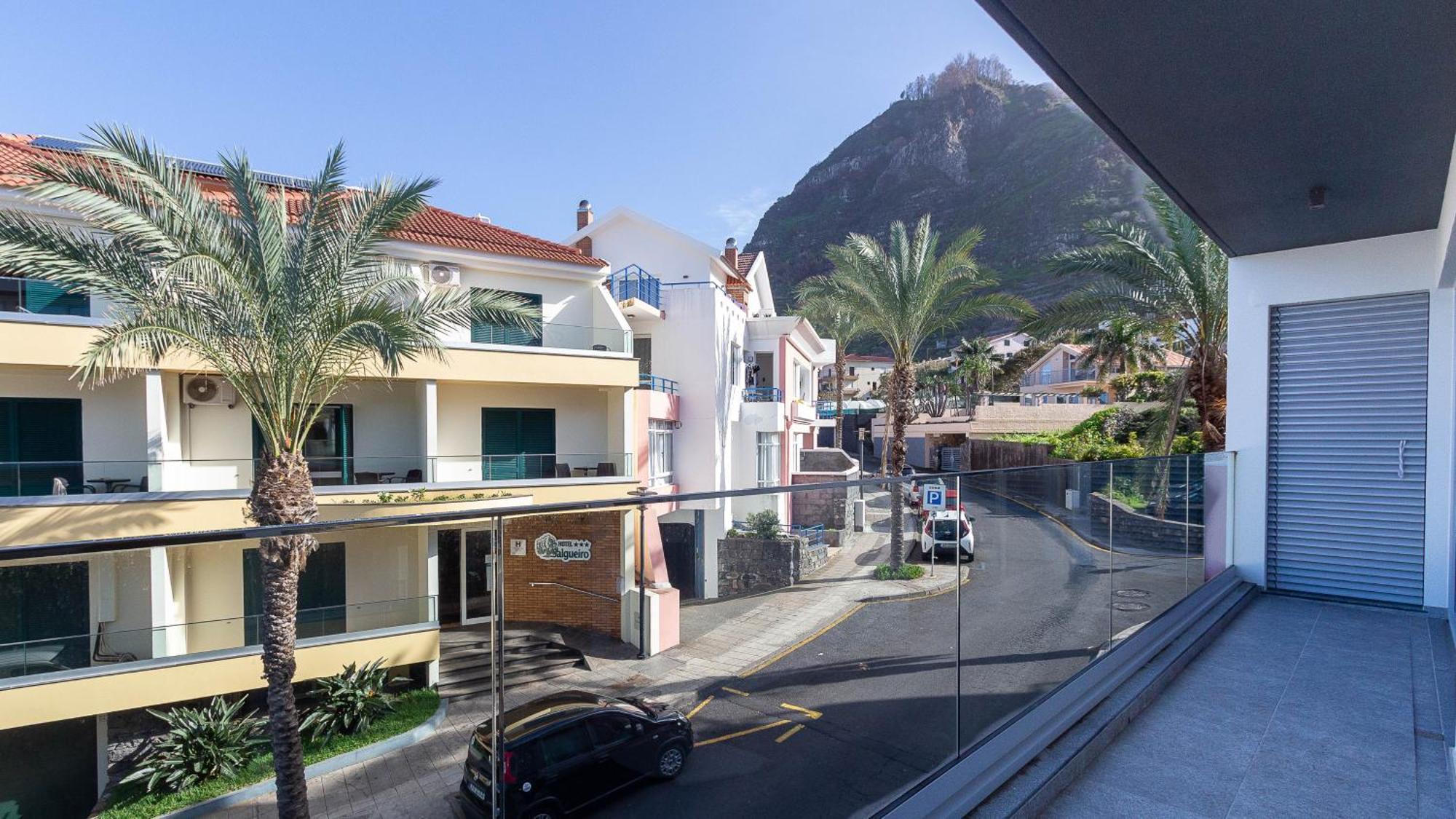 Luxury And Modern Apartment In Porto Moniz Center Kültér fotó