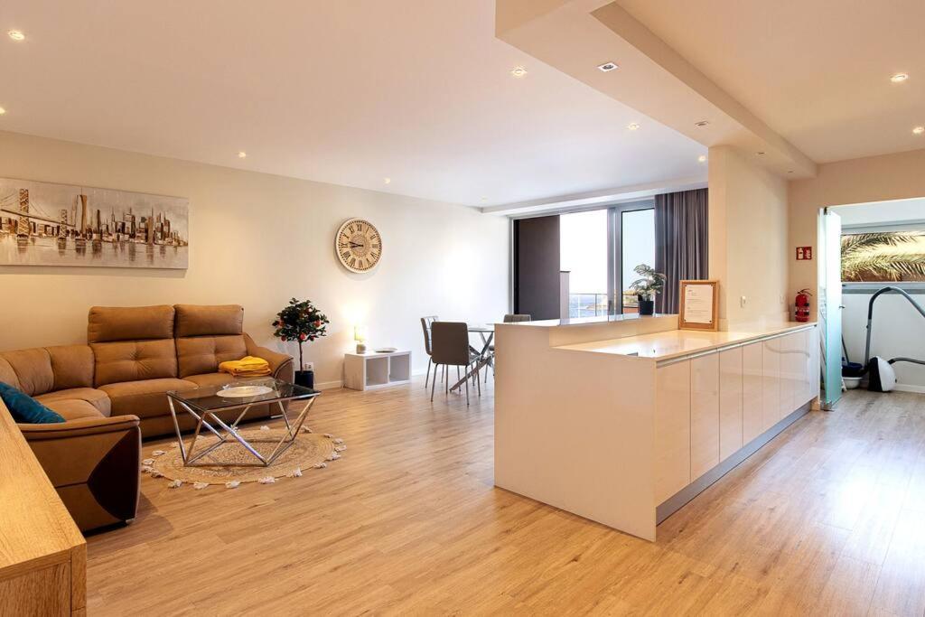 Luxury And Modern Apartment In Porto Moniz Center Kültér fotó